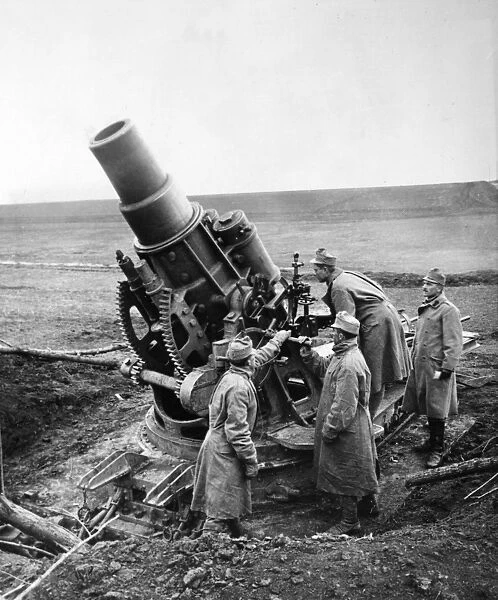 Austrian howitzer at Siemakowce, Galicia, WW1