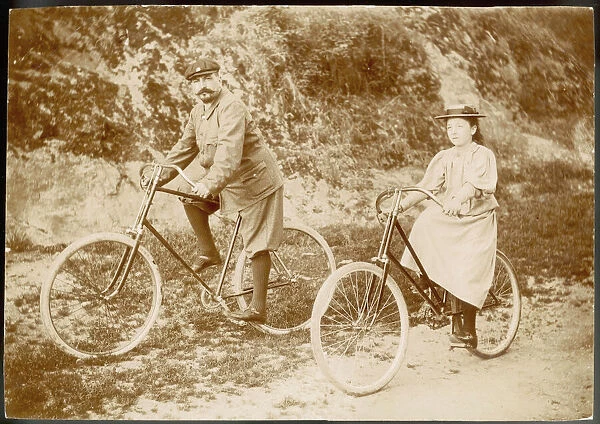 Two Cyclists (Photo)