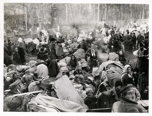 The Great Retreat off 1915 - Russian peasants World War I