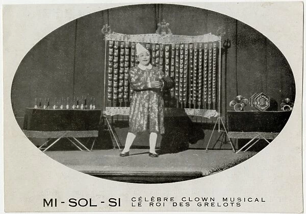 Mi-Sol-Si - French comedy  /  clown musical act involving bells