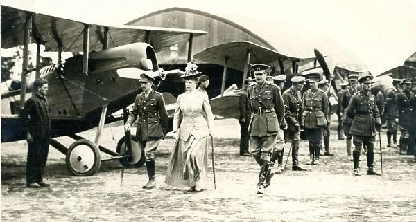 Queen Mary and General Trenchard inspecting an RFC squad?