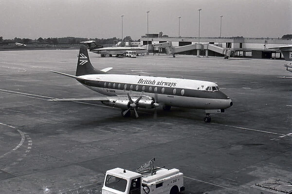 Vickers Viscount 802 G-AOHW British Airways Ringway 1974