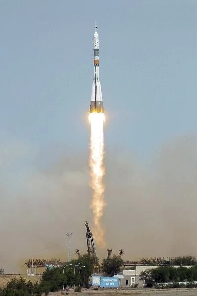 Launch of Soyuz TMA-15 mission