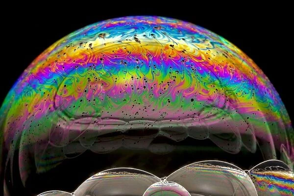 Soap bubble iridescence C017  /  8525