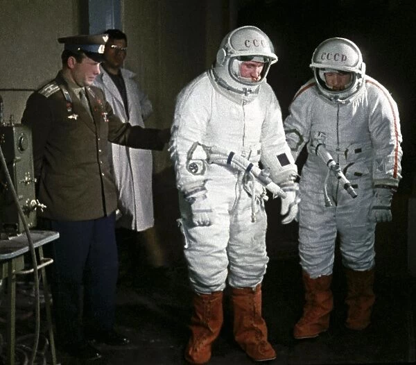 Voskhod 2 crew training, 1965