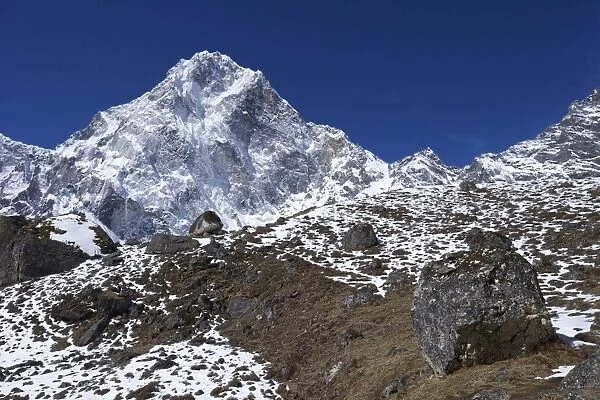 Chola Khola valley near Dzonglha with Arakam Tse, Solukhumbu District, Sagarmatha National Park, UNESCO World Heritage Site, Nepal, Himalayas, Asia