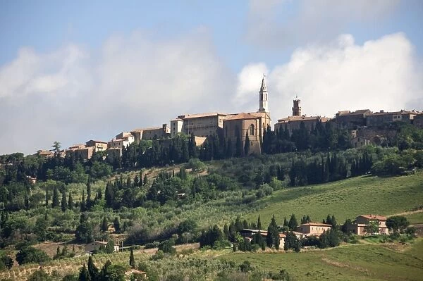 Hilltop town of Pienza, UNESCO World Heritage Site, Val d Orcia, Tuscany, Italy, Europe