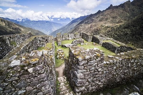 Sayacmarca (Sayaqmarka) Inca ruins, Inca Trail Trek day 3, Cusco Region, Peru, South