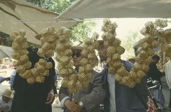 20023801. CHINA Linxia Buyers looking at Woven bamboo cricket cages strung together