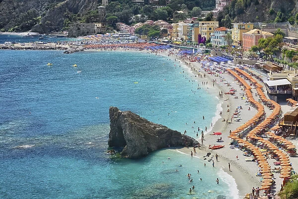 Italy, Liguria, Cinque Terre, Monterosso al Mare, Vista of the New Town with sandy beach