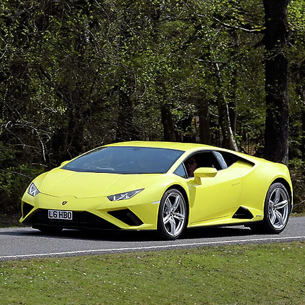 Lamborghini Huracan Evo RWD Coupe 2022 Yellow light (Giallo Belenus)