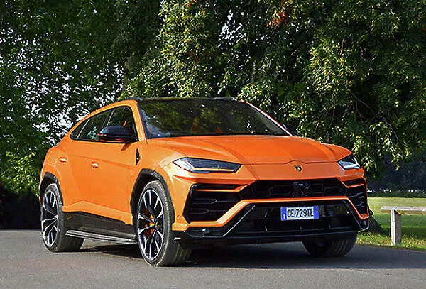 Lamborghini Urus 2021 Orange & black