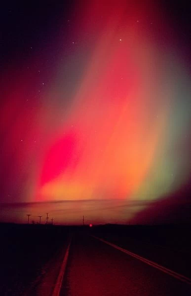 USA, Idaho. Aurora borealis, northern lights at midnight east of Boise
