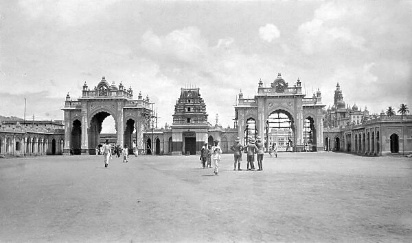 RSR 2  /  6th Battalion, Entrance to Palace, Mysore 1916