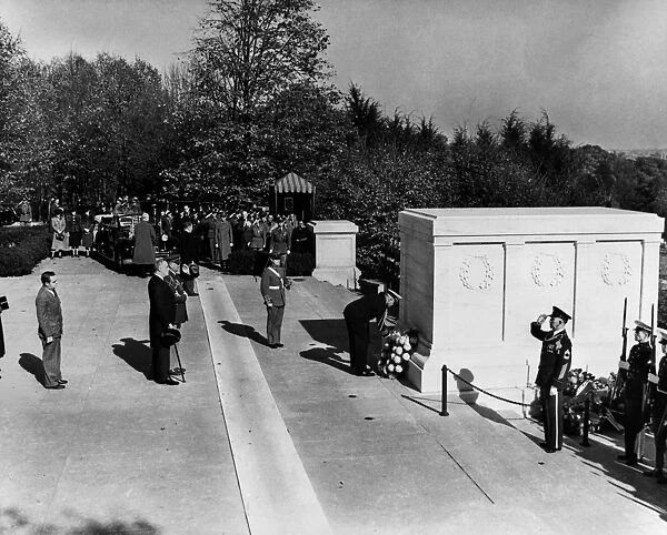 (1882-1945). 32nd President of the United States. President Roosevelt visiting the Tomb of the Unknown Soldier in Arlington National Cemetery on the anniversary of Armistice Day. Photographed 11 November 1940