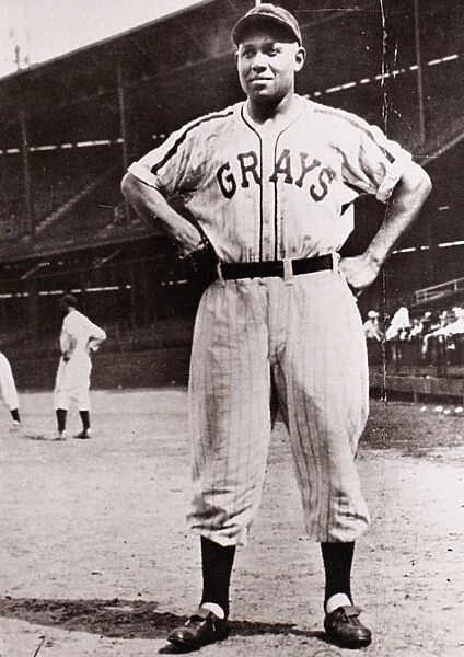 (1907-1997). Buck. American baseball player