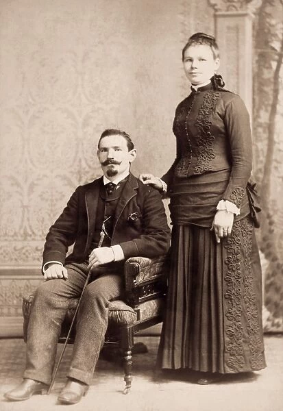 AMERICAN COUPLE, 1880s. Original cabinet photograph, New York, 1880s