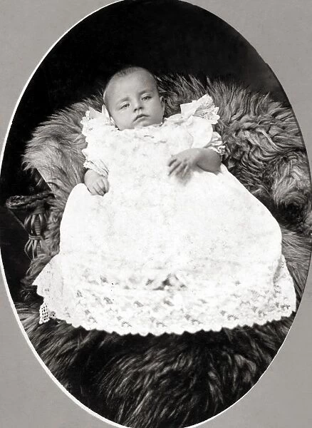 BABY. American cabinet photograph, late 19th century