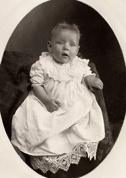 BABY. American cabinet photograph, late 19th century