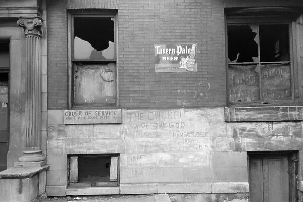 CHICAGO: SOUTHSIDE, 1941. An abandoned building on the south side of Chicago, Illinois