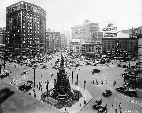 DETROIT, c1910. View of the Michigan Soldiers and Sailors Monument in Campus