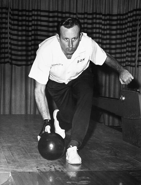 DON CARTER (1926- ). American bowler. Photograph, 1959
