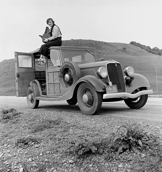 DOROTHEA LANGE (1895-1965). American Resettlement Administration photographer, in California