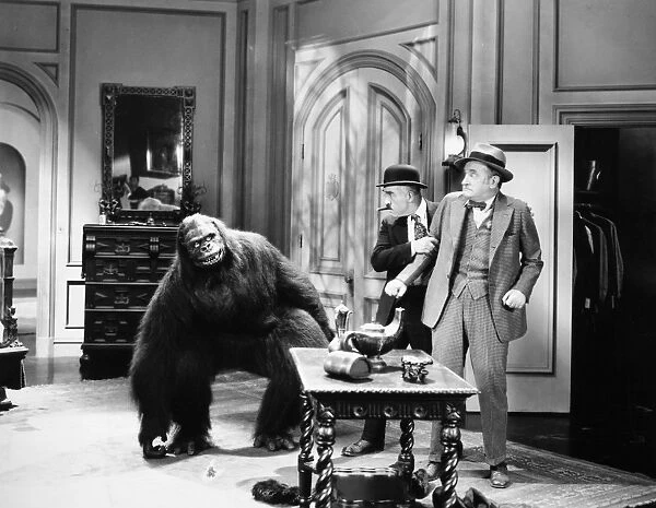 THE GORILLA, 1927. Fred Kelsey and Charlie Murray in a scene from the film