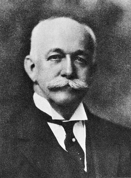 HENRY EDWARDS HUNTINGTON (1850-1927). American railroad magnate and art collector