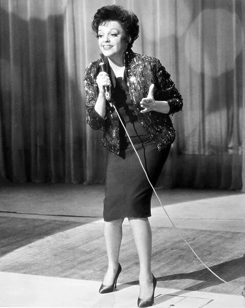 JUDY GARLAND (1922-1969). American singer and actress