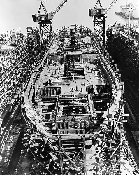 LIBERTY SHIP, 1943. A Liberty Ship under construction at the Bethlehem-Fairfield