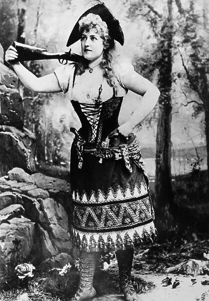 LILLIAN RUSSELL (1861-1922). NÔÇÜ e Helen Louise Leonard. American singer and actress. Photographed in costume for a production of The Brigands, an operetta by Jacques Offenbach, 1889