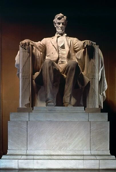 Lincoln Memorial: Statue