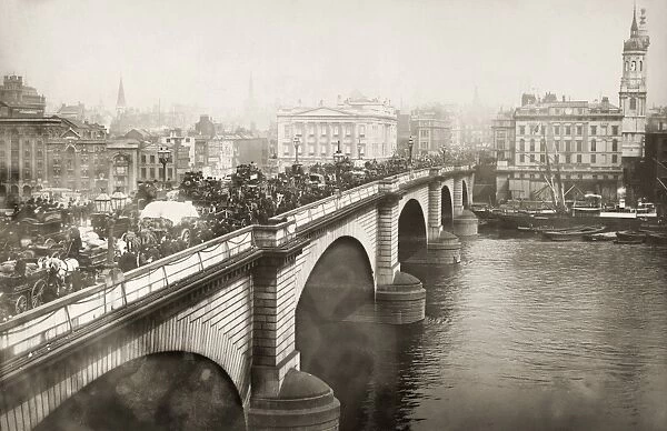 LONDON BRIDGE, c1900. View of the traffic on London Bridge, London, England. Photographed c1900