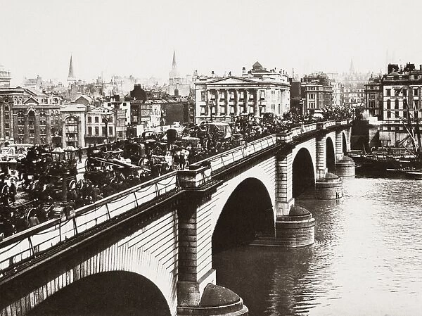 LONDON BRIDGE, c1905. Traffic on London Bridge, London, England. Photographed c1905