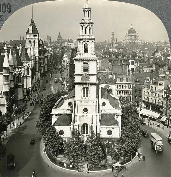 LONDON: ST. CLEMENT, c1910. The Church of St. Clement Danes, the Strand, London, England