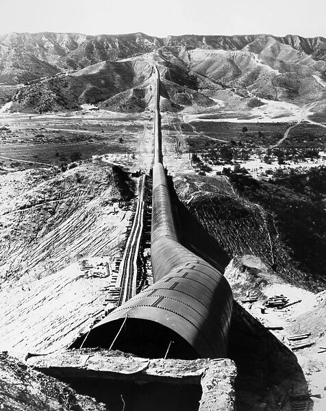 LOS ANGELES AQUEDUCT. A siphon of the Los Angeles-Owens River Aqueduct in southen California, photographed shortly after its construction, c1910