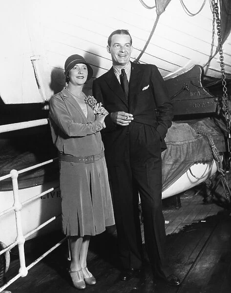 LUNT AND FONTAINE, 1928. American actors Alfred Lunt and Lynn Fontaine, photographed