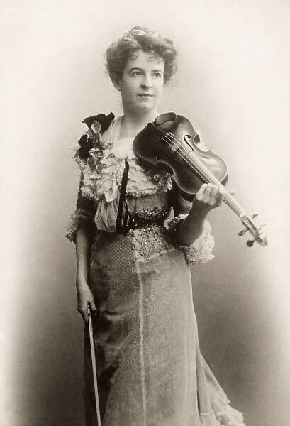 MAUD POWELL (1868-1920). American violinist