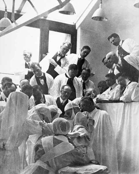 MAYO CLINIC, 1913. Charles Horace Mayo demonstrating an operation at St. Marys Hospital in Rochester, New York, 1913