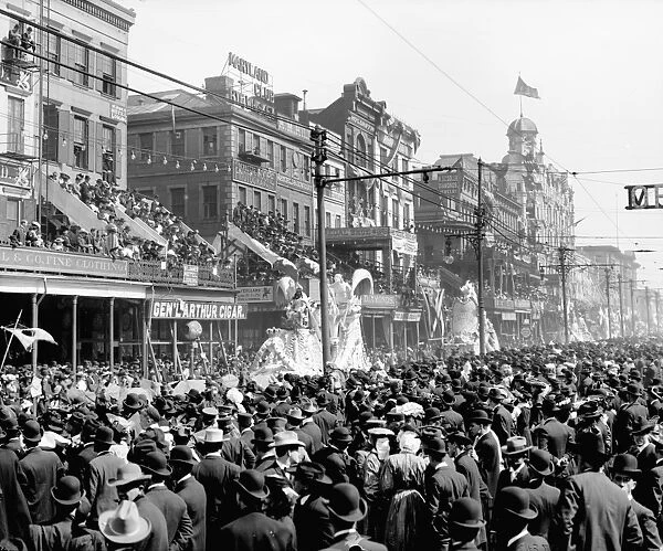 NEW ORLEANS: MARDI GRAS. Crowds lining the street in New Orleans, Louisiana, to