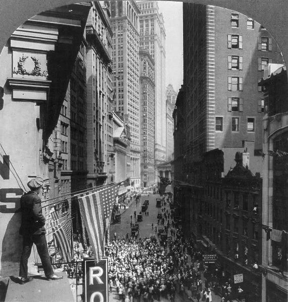 NEW YORK CURB MARKET, 1918. View up Broad Street, overlooking the Curb Market