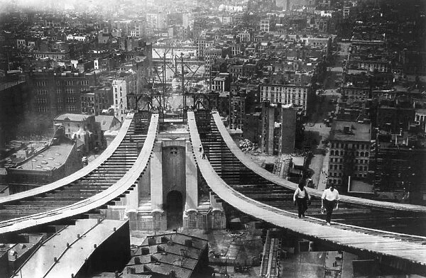 NEW YORK: MANHATTAN BRIDGE. Footpaths of the Manhattan Bridge during construction, New York