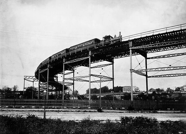 NEW YORK: RAILROAD BRIDGE. El train curve bridge at 110th Street, New York