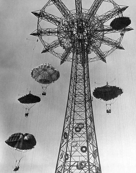 NY: WORLDs FAIR, 1939-40. The Parachute Jump at the Worlds Fair at Flushing Meadows, New York, 1939