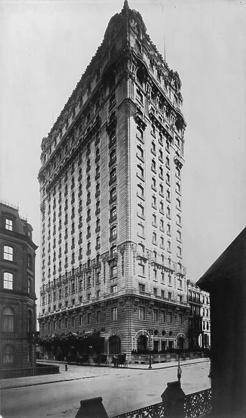NYC: ST. REGIS HOTEL. The St. Regis Hotel on 5th Avenue in New York City, opened in 1904