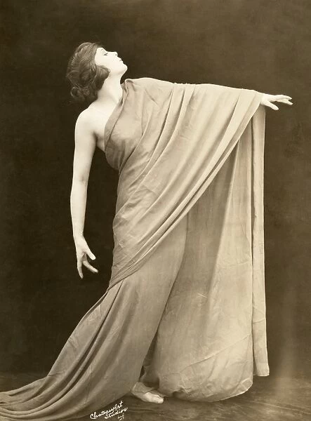 OLIVE ALCORN (1900-1975). American dancer, model, and silent film actress. Photograph