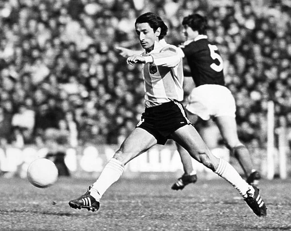 OSVALDO ARDILES (1952- ). Argentinian soccer player. Photograph, c1975