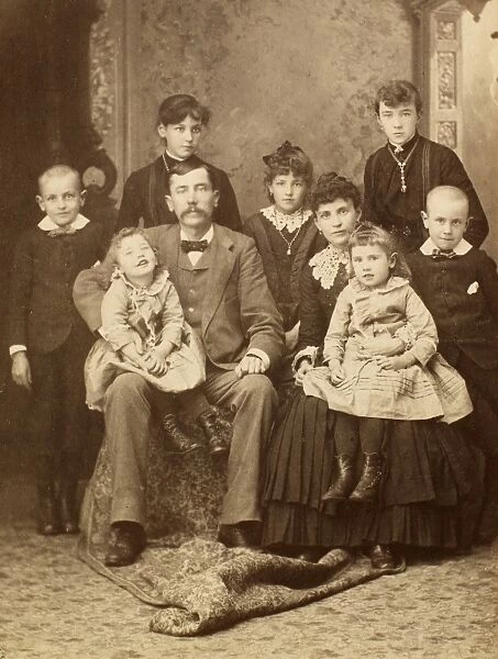 PENNSYLVANIA FAMILY, c1880. Original cabinet photograph