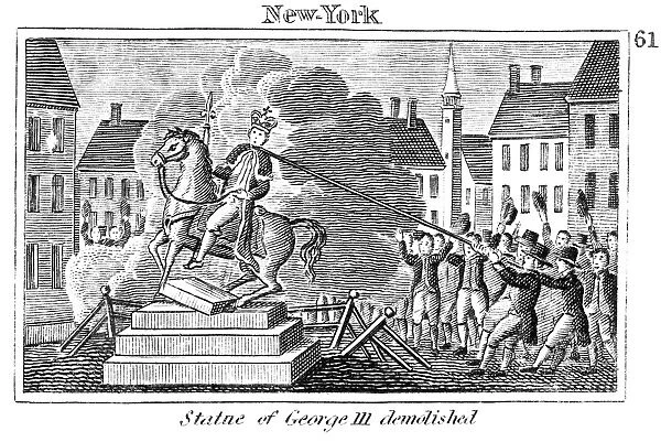 Protesters in New York pull down the statue of King George III after reading the Declaration of Independence, 9th July 1776. American line engraving, 1829